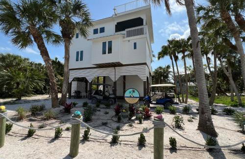 Coconut Castaway - Ocean Views, Walk to Beach, Golf Cart, Club Pool - Photo 1