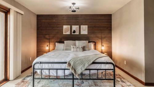 Waterfront Home with Dock Sleeps 8 - Foto 4