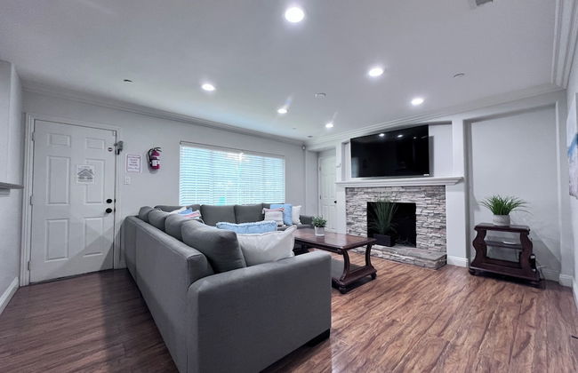 Lovely Anaheim Pool Home 1 Mile to Disney - Foto 10