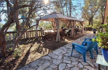 Les Ribas villa groupe, de 4 a 14 personnes, maison familiale, séjour nature, calme, Provence, Plaine des Maures, proche mer, Verdon, randonnée, terrain arboré, jeux enfants, pétanque, ping-pong, cuisine équipée, grande capacité, vacances en groupe - Foto 24