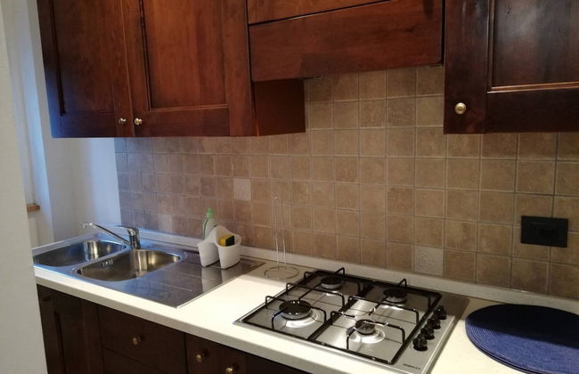 Portion of a Farmhouse With 30 Beds - 4 Apartments and 2 Rooms - Foto 18