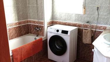 Chalet con gran jardin y piscina privada - Foto 3