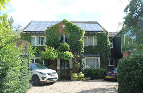 Pear Tree House Studio - Photo 1