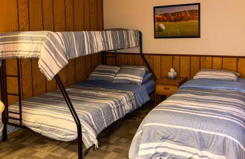 Upson Ski-InandSki-Out, End-Unit Cabin with Fireplace! - Foto 17