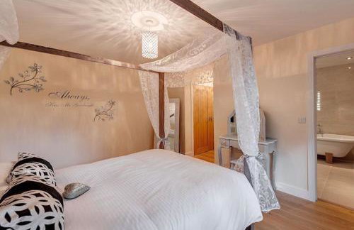 Willow Lodge, Hot Tub, Woodburner - Foto 16