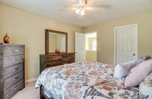 Spacious Richmond Hill Hideaway with Deck! - Foto 25