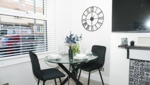 Luxury 3-Bedroom Home , with Free parking - Foto 4, Other