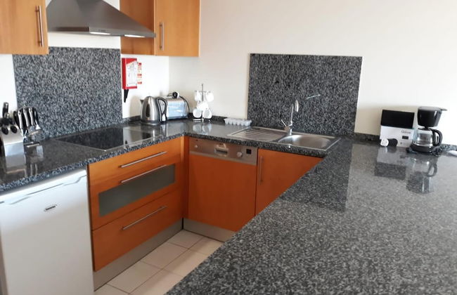 Remarkable 1-bed Apartment in Olhos de Água - Photo 6