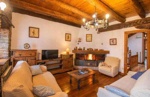 Amplia casa rural en el corazón del valle Ulzama - Foto 1