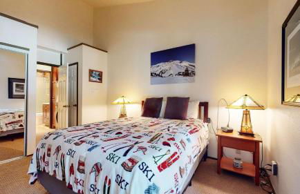 Escape to The Summit - Pool & HT Next Door - Foto 26