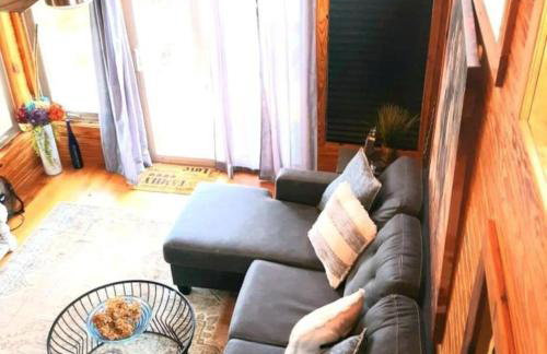 Gorgeous Tiny House with Indoor and Outdoor Lounging Space in Alabama - Foto 76