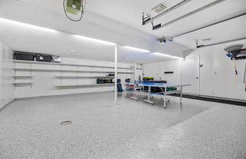 Private & Convenient-Hot tub-Fire Pit-Game room! - Photo 35