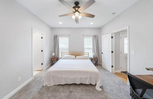 3BR 2BA Home with King Queen & Twin Beds - Foto 18