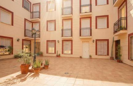 Spacious 2-Bedroom Apartment - Walk to Isla Mágica - AC - Premium Bed - Foto 44