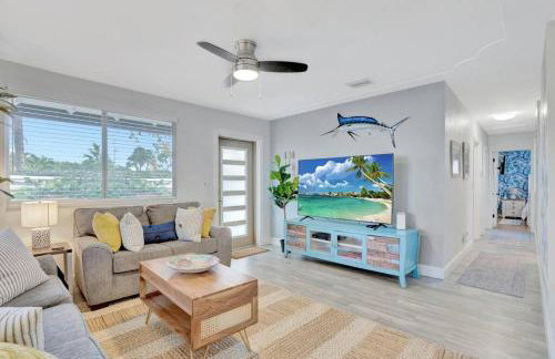 Eagle's Way with Firepit Heated Pool and Sunroom Near BEACH - Foto 55