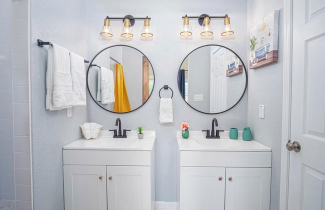 Seize the Moment! 4br/3ba Gem w/ Downtown Views! - Foto 20