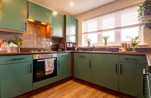 Cosy 4 Bedroom Town House with Mountain views, Private garden and ease of access into Abergavenny - Foto 20