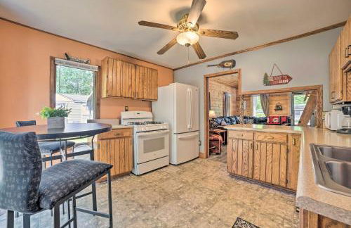 Charming Houghton Lake Cottage with Backyard! - Photo 12