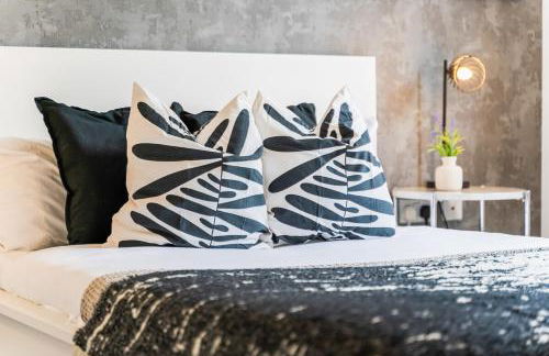 Spacious 3-Bed Home, Parking, Garden, Sleeps 7 - Foto 11