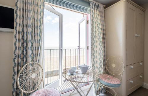 Magenta - A stunning Seafront house with lovely and uninterrupted Beach Views - Aldeburgh Coastal Cottages - Foto 3