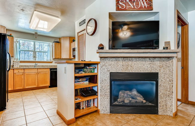 Streamside Lane Condos by CRMR - Foto 28