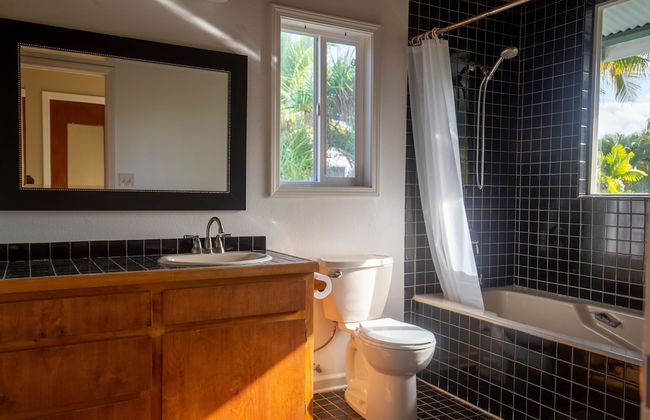 Hale Honu 2 Bedroom Home by RedAwning - Photo 13