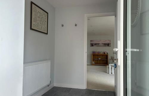 Private Garden Retreat 2BR Modern Comfort - Foto 5