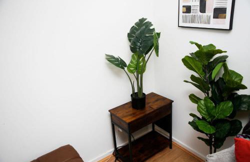 PrimeLuxe Stays - Modern 1BR Apartment with Private Garden Sleeps 4 Near ExCeL and London City Airport - Photo 12