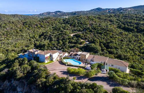 ISA-Residence with swimming-pool just 4 km from Baja Sardinia, apartments with outdoor private space and air conditioning - Foto 15
