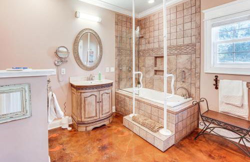 Heart of Historic Chickamauga! Chic Studio with Pool - Foto 12