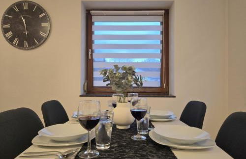 Holiday&Stay, City Apartment, Küche, 85Zoll TV, WLAN - Foto 11