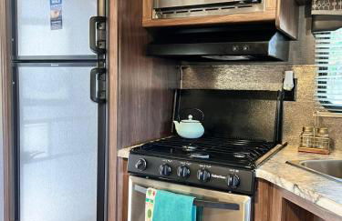 Garden Paradise RV Camper near Clearwater Beaches - Foto 11