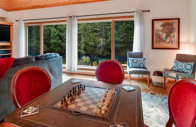 Boardman Monarch Upscale River Lodge HOT Tub! - Foto 53