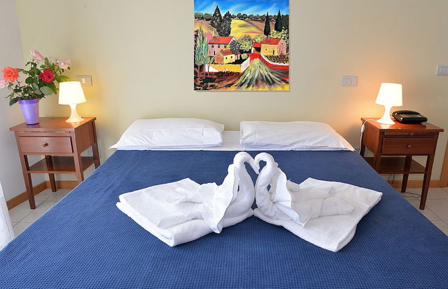 Room in Apartment - Two-room Apartment - Foto 1