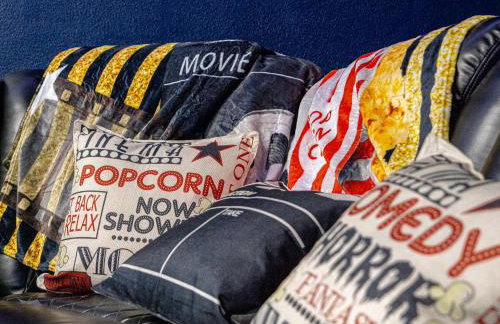 Luxury Tampa Home with Game Room and Theater - Foto 33