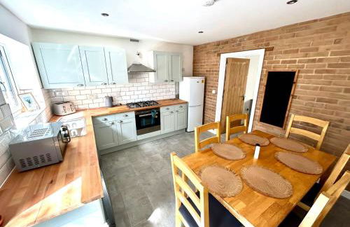 5 - Hedgehog Den, Large dog friendly garden with hottub - Photo 15