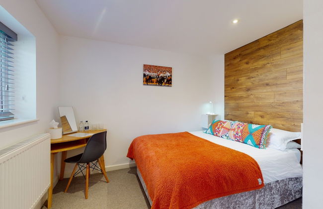 Beautiful Coach House - Photo 7