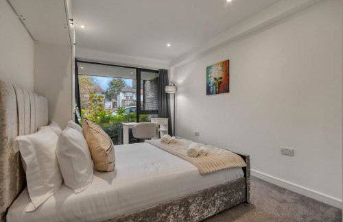 3-Bed, 2-Bath Wembley Apartment with Free Parking - Foto 30