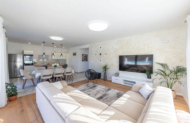 Luxurious Sanctuary Villa Primorski Dolac With Pool - Foto 7