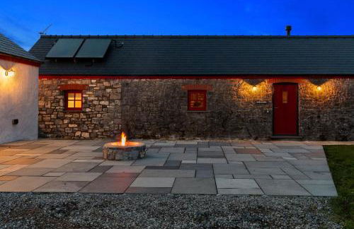 Beudy Howel - beautiful barn conversion with fire pit, close to beaches - Photo 28