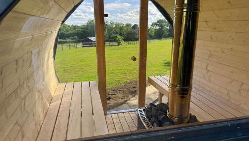 Luxury Spa Cabin with Outdoor Bath, Sauna & Fireplace - Foto 2, Garden, Garden view