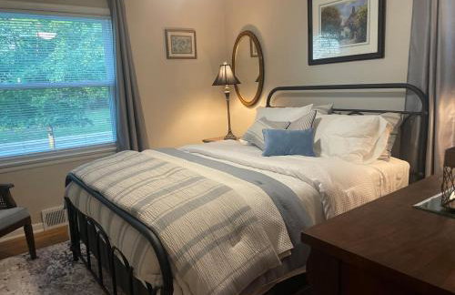 Newly renovated 3-bedroom lakeside home - Foto 25