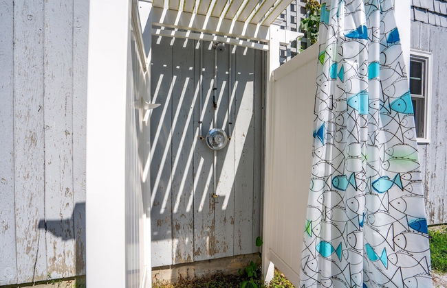 Beachwood Getaway Sleeps 10! - Photo 48