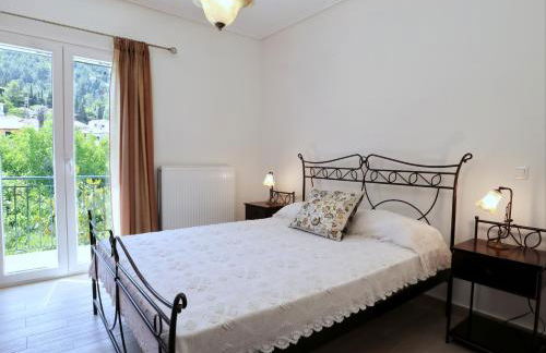 Gloria's House - Photo 3