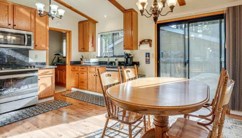 5 Mi to Heavenly Resort Cozy Home with Fenced Yard - Foto 4