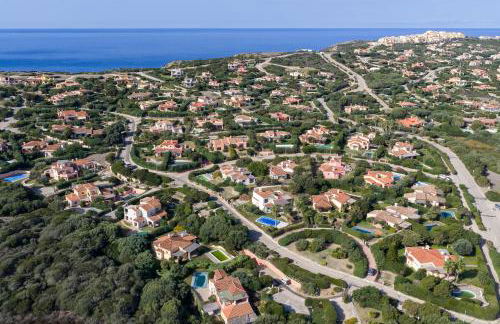 ISA-Villas with air conditioning, shared pool and private outdoor space just a few km from La Pelosa beach - Foto 4