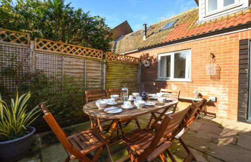 4 Bed in Salthouse oc-1824 - Photo 7