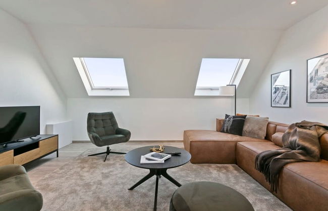 Spacious 3 Bedroom Apartment With Private Garage - Foto 46