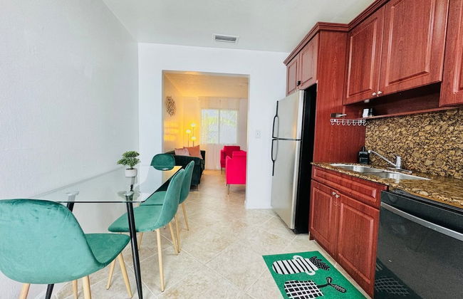Miami Magic Cozy 2-bedroom Getaway in the City - Foto 15