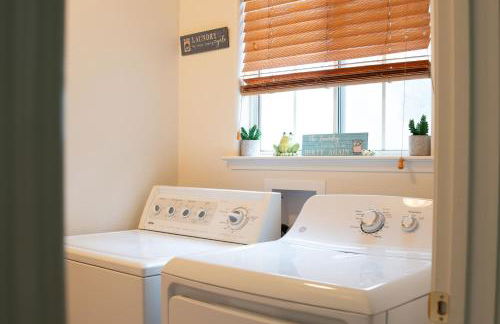 Heaven Heights - HotTub, Pet Friendly, EV Outlet, Pool Table, Game Room, BBQ, FirePit, Library - Foto 37